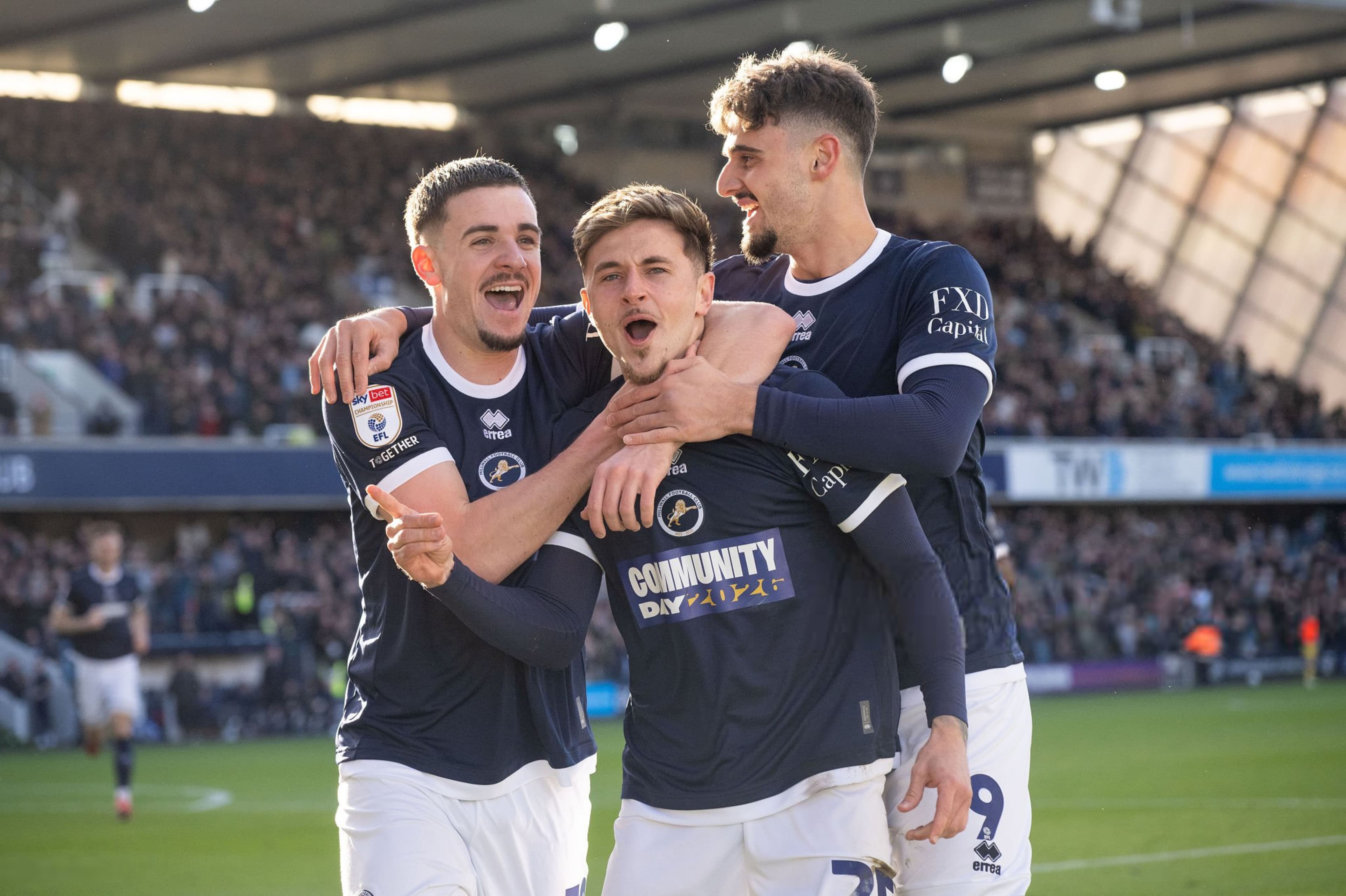 Neghli et Belloumi, un duel algérien pour une place en Premier League