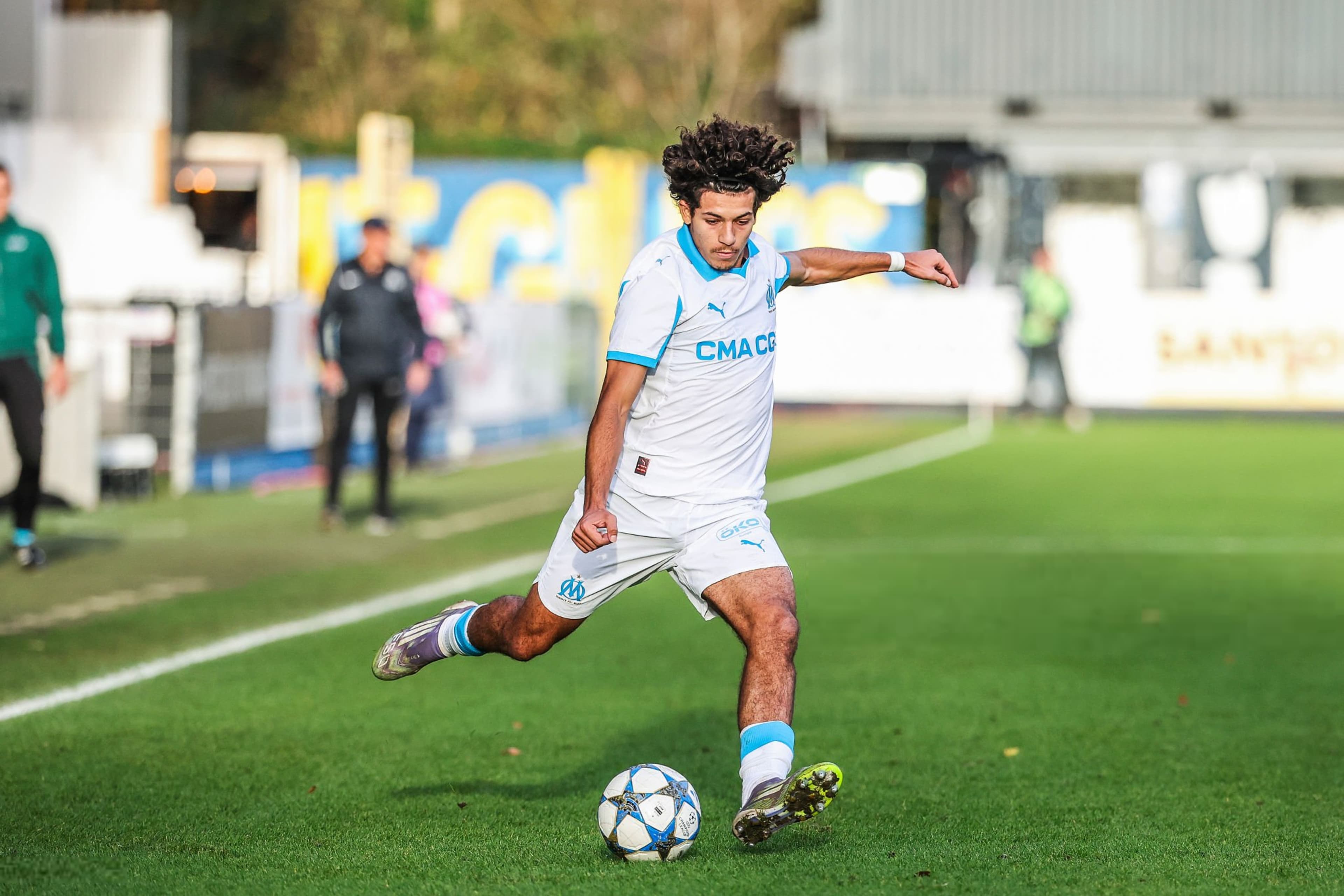 Bezahaf fait ses débuts pros avec l'OM, un contrat dans les tuyaux