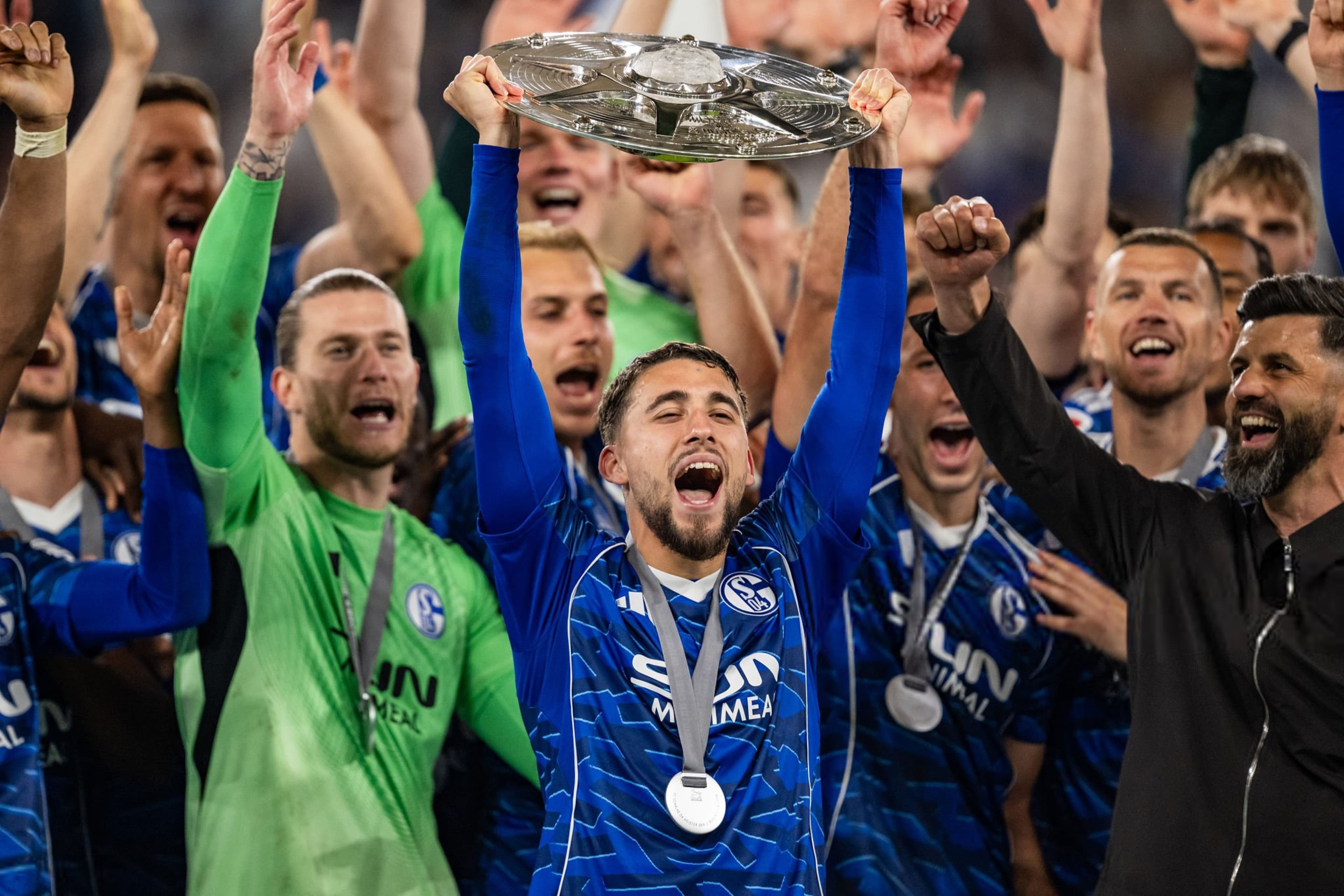 Schalke veut récompenser Aouchiche de sa saison et le prolonger