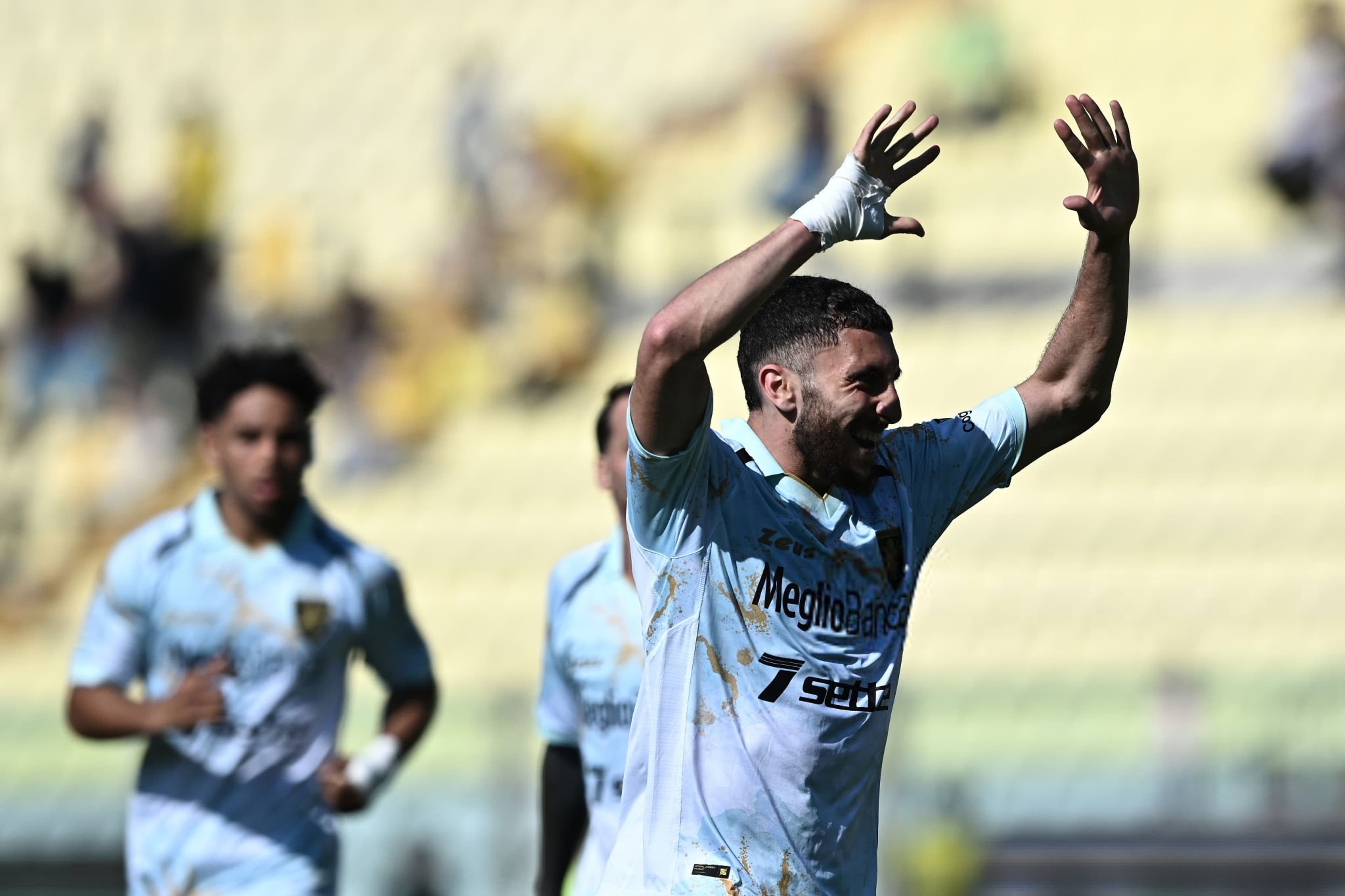 Bologne a envoyé son directeur sportif pour Fares Ghedjemis !